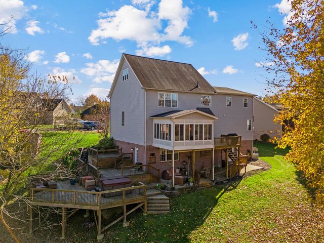 1048 Saint Ives Drive, Hurricane, WV 25526