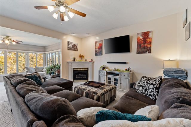 1048 Saint Ives Drive, Hurricane, WV 25526