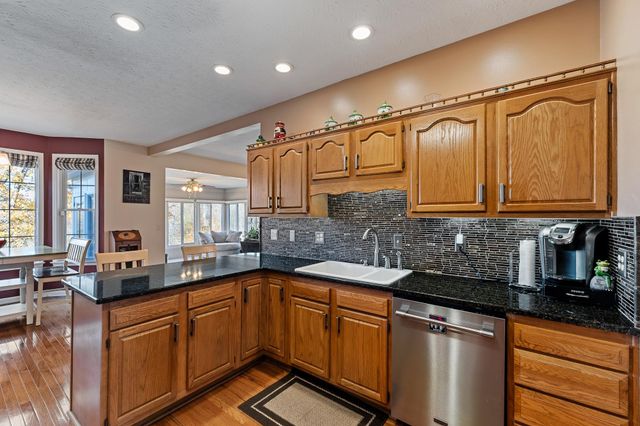 1048 Saint Ives Drive, Hurricane, WV 25526