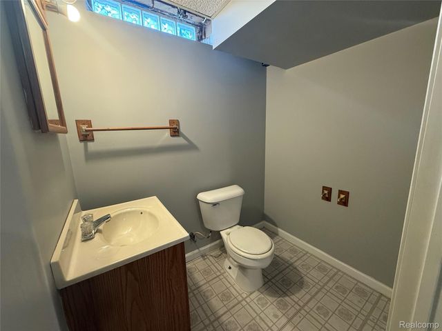 14099 Sunset Street, Livonia, MI 48154