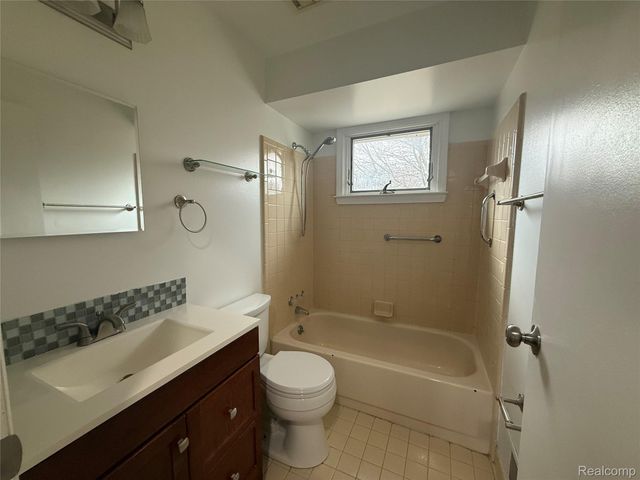 14099 Sunset Street, Livonia, MI 48154