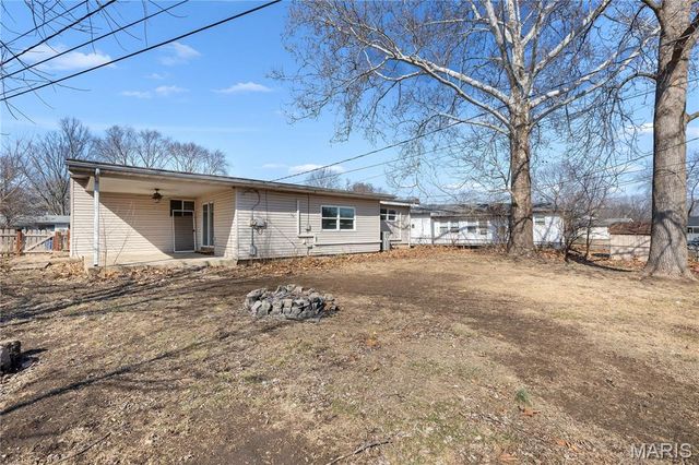 2150 Collier Drive, Florissant, MO 63031