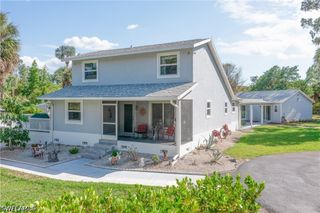260 8th ST NE, Naples, FL 34120