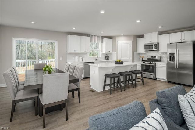 7042 Cunningham DR, Toano, VA 23168