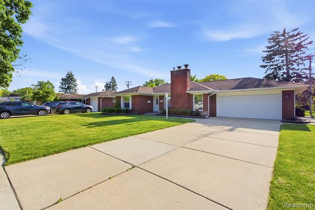 26347 Woodworth Circle, Dearborn Heights, MI 48127