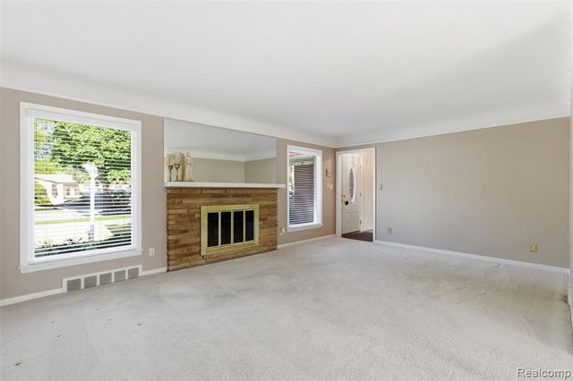 26347 Woodworth Circle, Dearborn Heights, MI 48127
