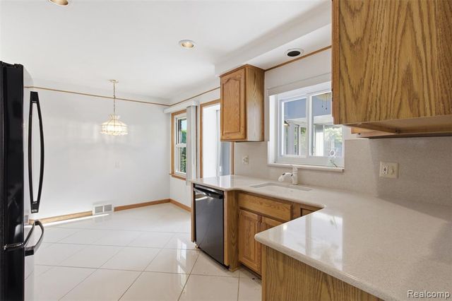 26347 Woodworth Circle, Dearborn Heights, MI 48127