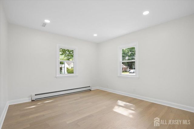 122 Fernhead Avenue, Spotswood, NJ 08884