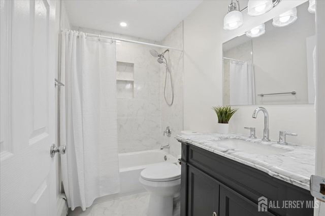122 Fernhead Avenue, Spotswood, NJ 08884