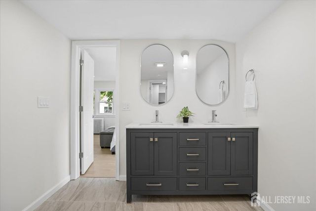 122 Fernhead Avenue, Spotswood, NJ 08884