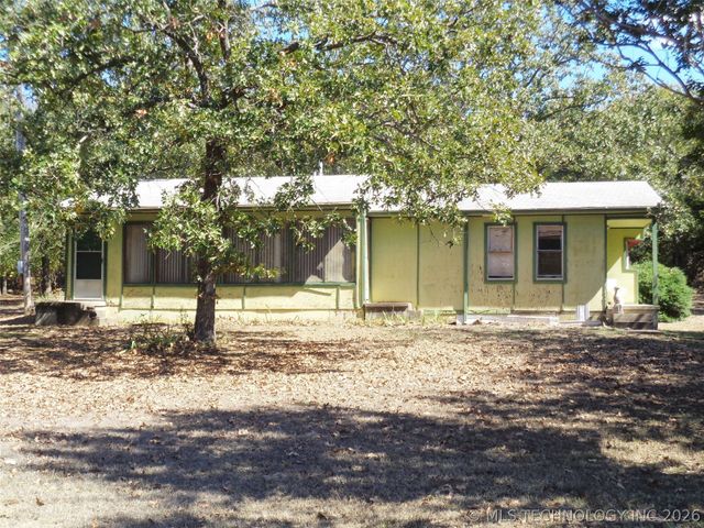 203 Oak Avenue, Stigler, OK 74462
