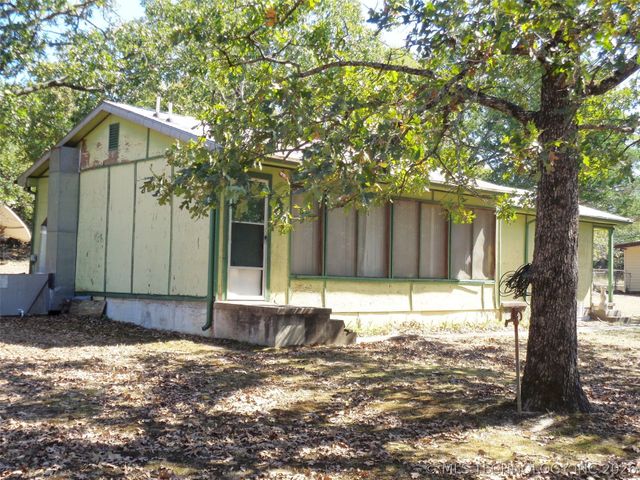 203 Oak Avenue, Stigler, OK 74462
