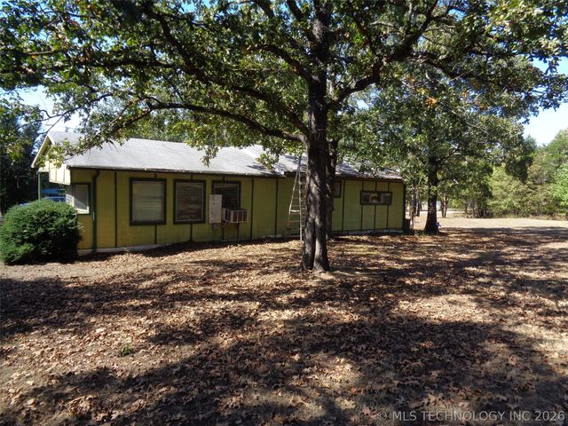 203 Oak Avenue, Stigler, OK 74462
