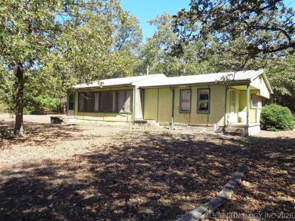 203 Oak Avenue, Stigler, OK 74462