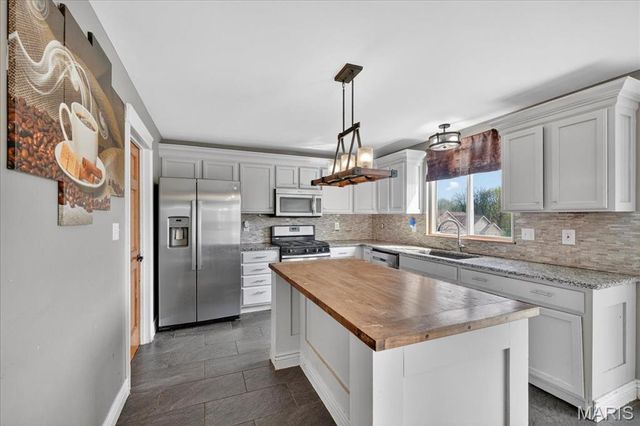 1838 Hackmann Hollow Drive, Wentzville, MO 63385