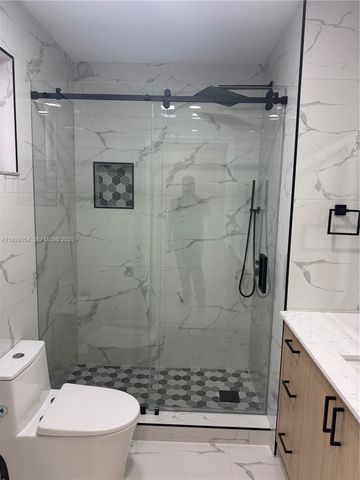 7698 W 34th Ln 10-202, Hialeah, FL 33018