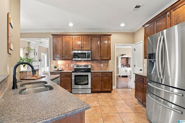 3005 ENGLISH OAK CIRCLE, Helena, AL 35080