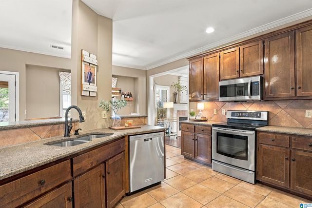 3005 ENGLISH OAK CIRCLE, Helena, AL 35080