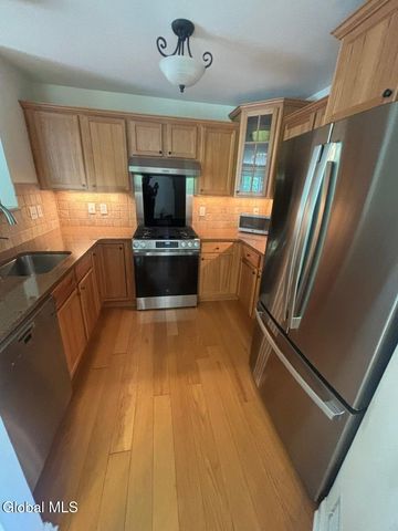 701 Royale Court, North Greenbush, NY 12180
