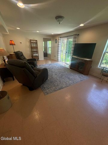 701 Royale Court, North Greenbush, NY 12180