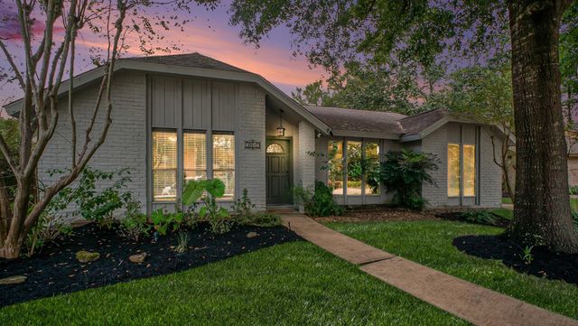 3819 Golden Lake Drive, Kingwood, TX 77345