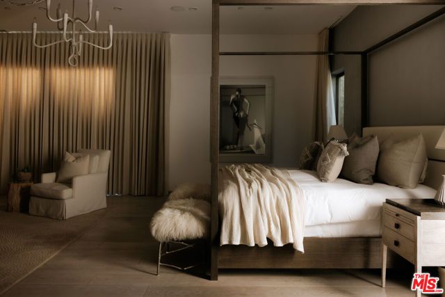 9852 San Circle, Beverly Hills, CA 90210