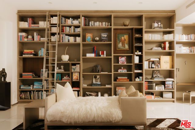 9852 San Circle, Beverly Hills, CA 90210