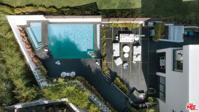 9852 San Circle, Beverly Hills, CA 90210