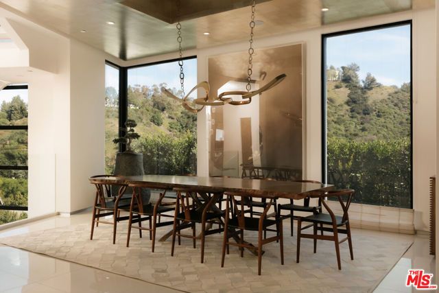 9852 San Circle, Beverly Hills, CA 90210