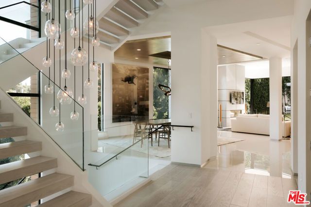 9852 San Circle, Beverly Hills, CA 90210