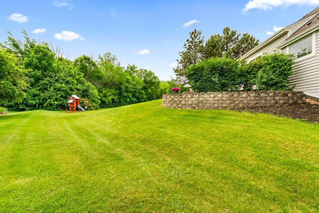 N53W16527 Whitetail RUN, Menomonee Falls, WI 53051