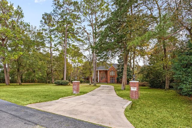 17511 Hawkin Lane, Tomball, TX 77377