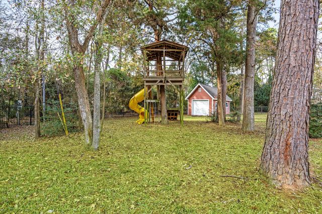 17511 Hawkin Lane, Tomball, TX 77377