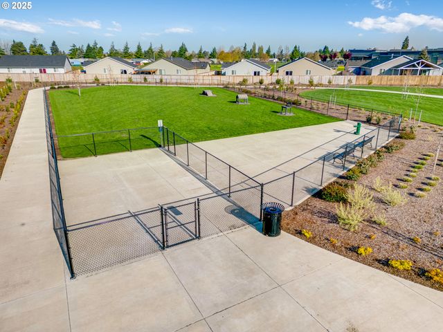 897 Sifuentez Ct., Woodburn, OR 97071