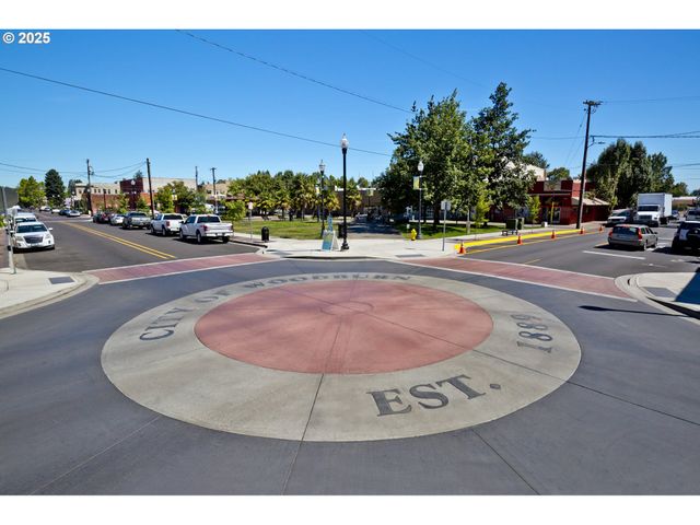 897 Sifuentez Ct., Woodburn, OR 97071