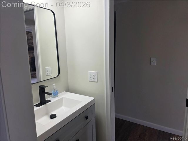 45193 Quaker Hill Drive, Canton Charter Township, MI 48187