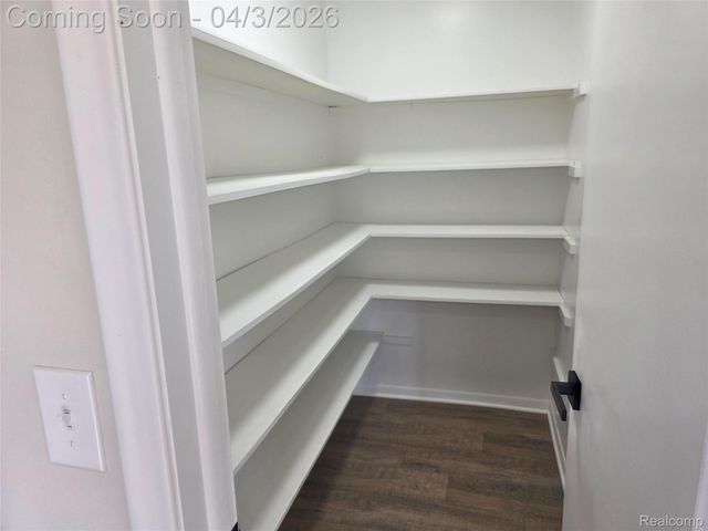 45193 Quaker Hill Drive, Canton Charter Township, MI 48187