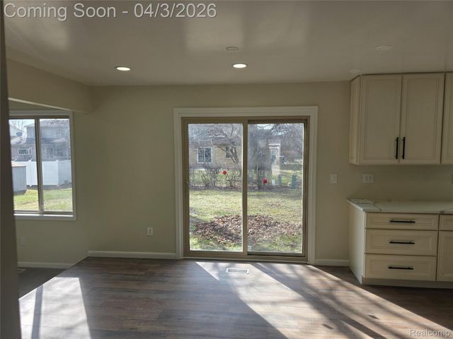 45193 Quaker Hill Drive, Canton Charter Township, MI 48187