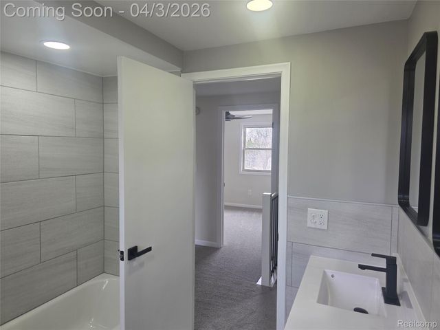 45193 Quaker Hill Drive, Canton Charter Township, MI 48187