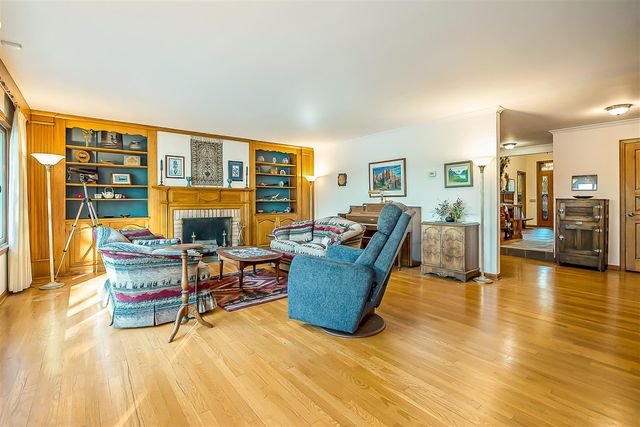 8790 Hendricks Drive, Brighton, MI 48116