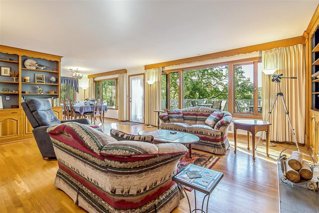 8790 Hendricks Drive, Brighton, MI 48116
