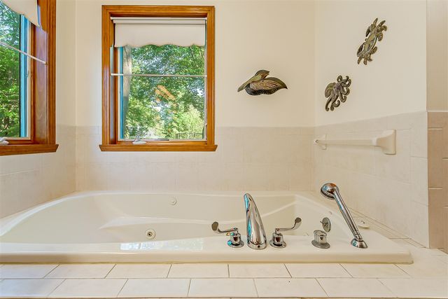 8790 Hendricks Drive, Brighton, MI 48116