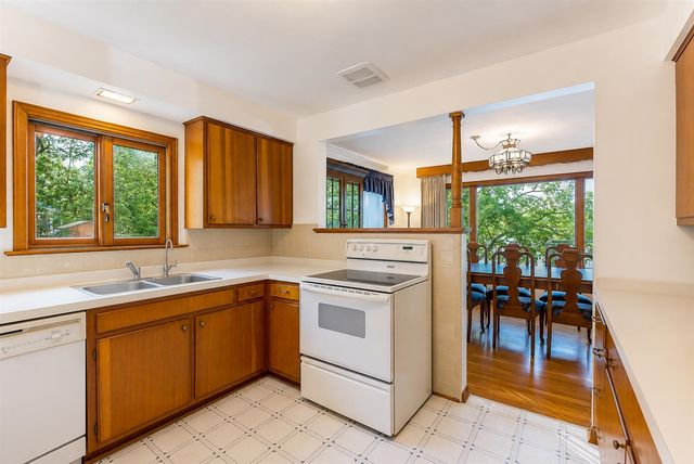 8790 Hendricks Drive, Brighton, MI 48116