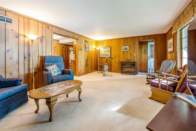 8790 Hendricks Drive, Brighton, MI 48116