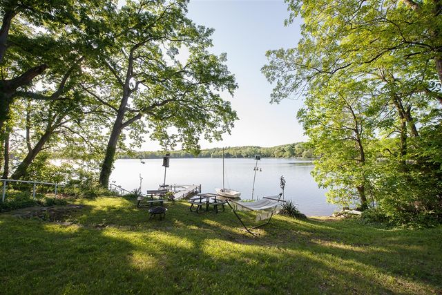8790 Hendricks Drive, Brighton, MI 48116