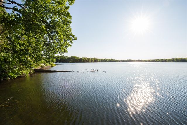 8790 Hendricks Drive, Brighton, MI 48116
