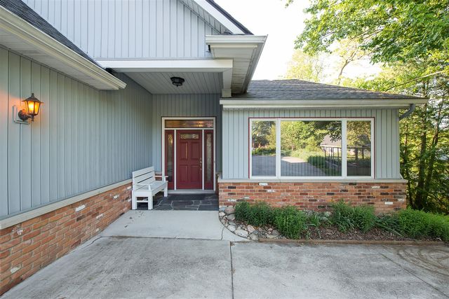 8790 Hendricks Drive, Brighton, MI 48116