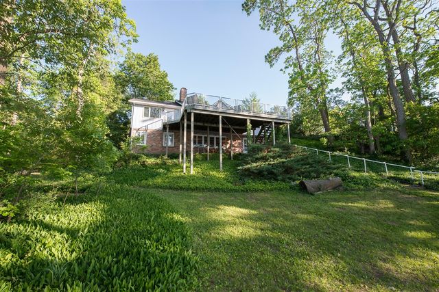 8790 Hendricks Drive, Brighton, MI 48116