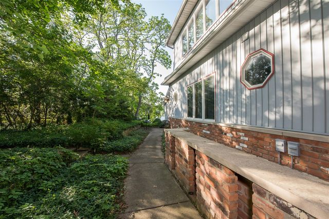 8790 Hendricks Drive, Brighton, MI 48116