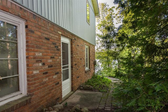 8790 Hendricks Drive, Brighton, MI 48116